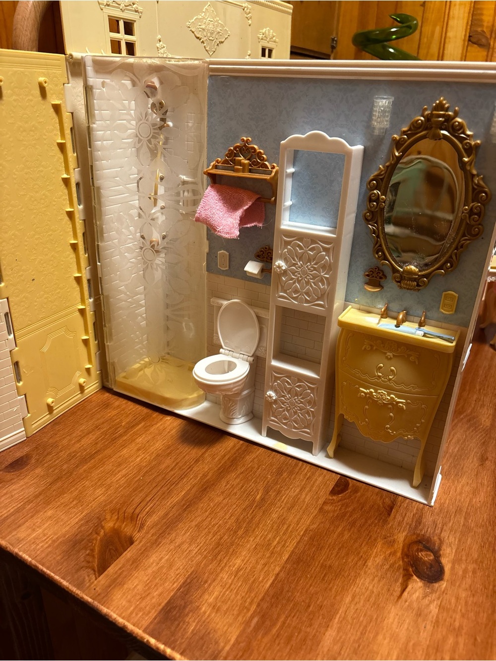2008 MGA Bratz World House Folding Doll Playhouse - Picture 12 of 16